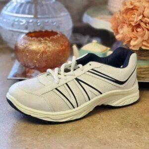 Freedom Fit Zone White Sneakers